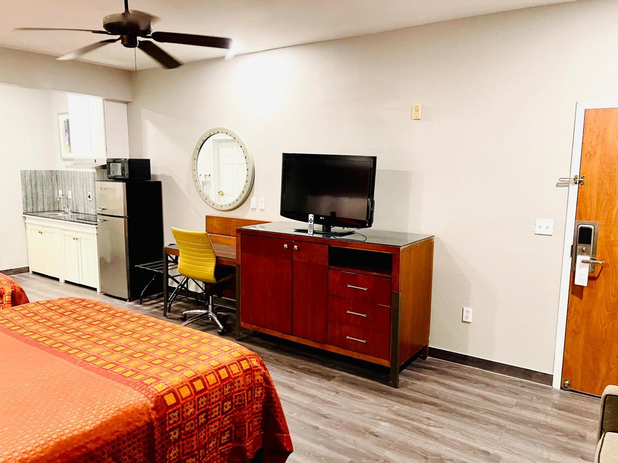 Americas Best Value Inn La Porte Exterior photo