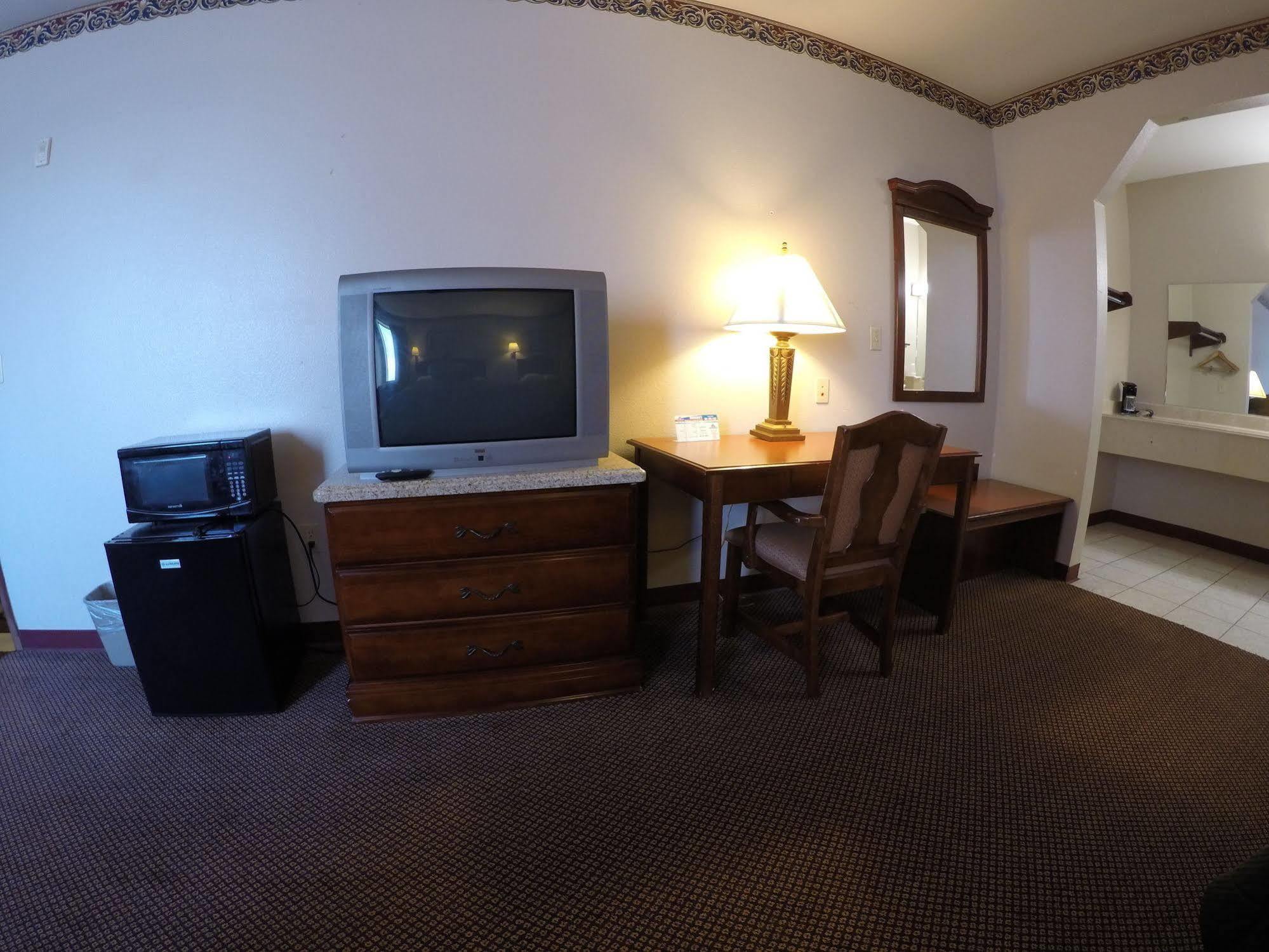 Americas Best Value Inn La Porte Exterior photo
